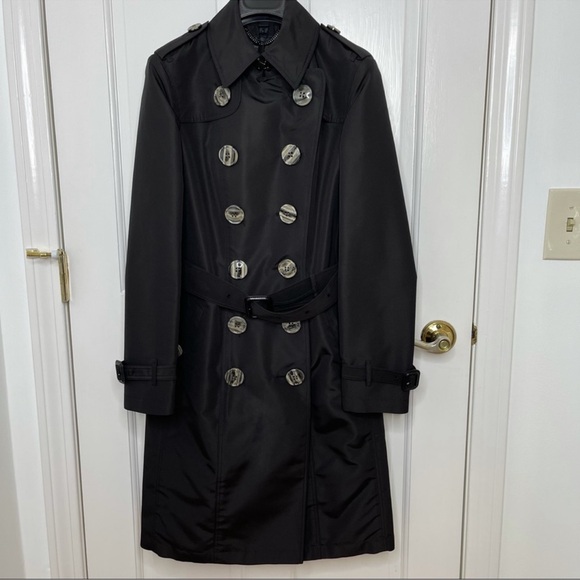 NWT Burberry Black Gabardine Trench Coat with Double-Breasted and Wide Collar - Picture 3 of 13